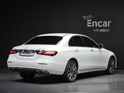 MERCEDES-BENZ E-CLASS - 4