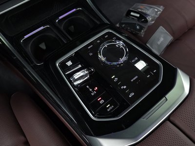 2025 BMW 7 SERIES thumbnail 12