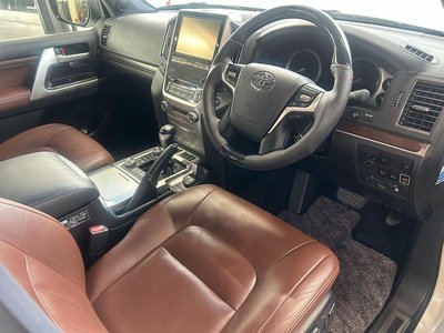 صورة 5 لـ 2016 Toyota LAND CRUISER 200