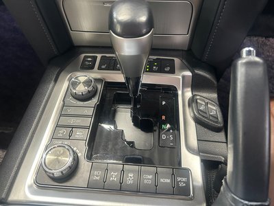 2016 Toyota LAND CRUISER 200 — фото 11