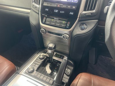 صورة 10 لـ 2016 Toyota LAND CRUISER 200