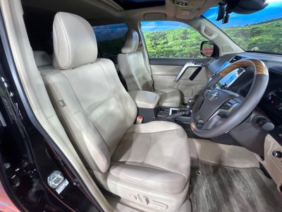 TOYOTA LAND CRUISER PRADO - 8