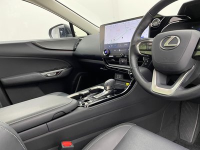 2022 Lexus NX — миниатюра 24
