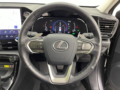 صورة 10 لـ 2022 Lexus NX