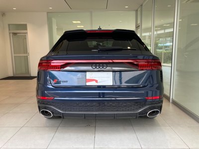صورة 4 لـ 2023 AUDI RS Q8