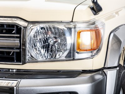 2015 Toyota LAND CRUISER 70 缩略图 12