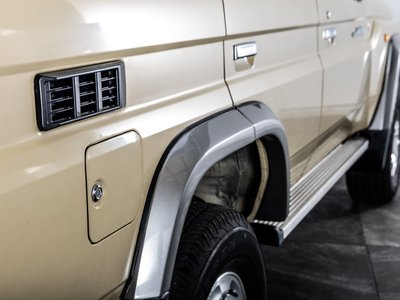 2015 Toyota LAND CRUISER 70 缩略图 40