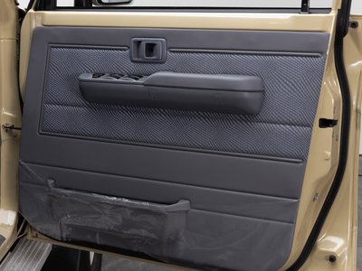 2015 Toyota LAND CRUISER 70 缩略图 63