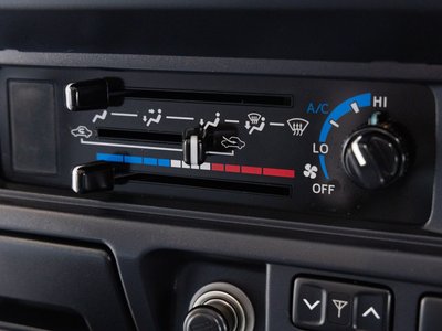 2015 Toyota LAND CRUISER 70 缩略图 56