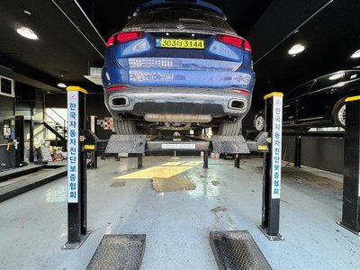 MERCEDES-BENZ GLS - 2