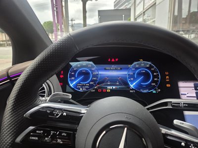 2024 Mercedes-BENZ EQE photo 7