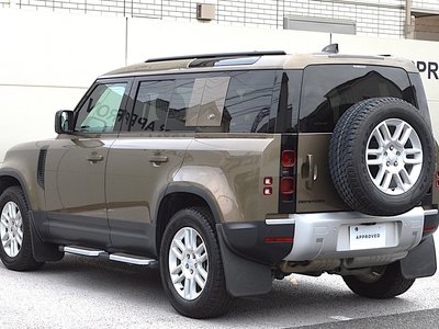 LAND ROVER DEFENDER - 7
