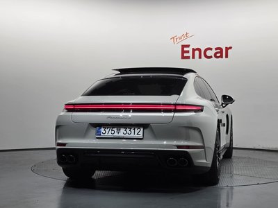 2025 Porsche PANAMERA 照片 3