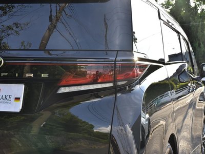 TOYOTA VELLFIRE - 10