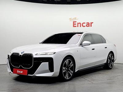 BMW I7 - 1