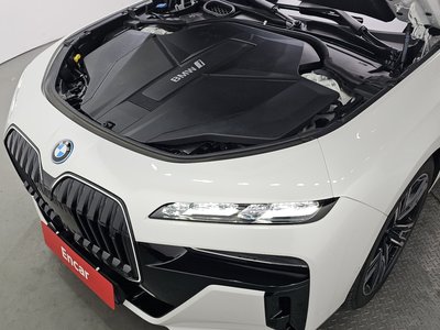 BMW I7 - 7