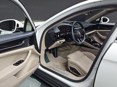 PORSCHE PANAMERA - 10