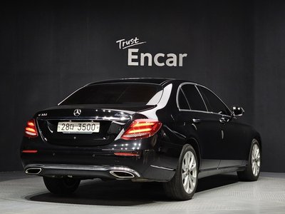 MERCEDES-BENZ E-CLASS - 3