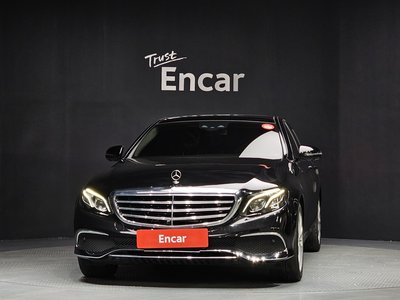 MERCEDES-BENZ E-CLASS - 2