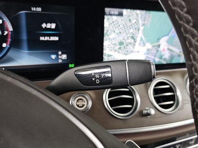 MERCEDES-BENZ E-CLASS - 9