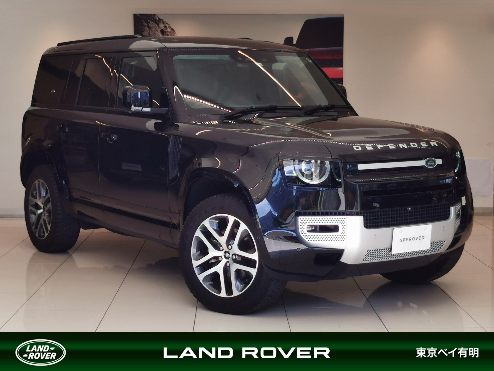 LAND ROVER DEFENDER - View 1