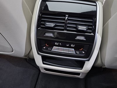 2022 BMW X5 — миниатюра 33