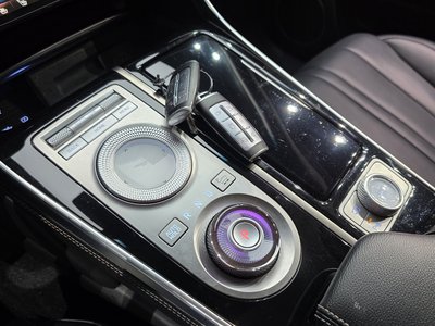 2021 Genesis GV80 thumbnail 12
