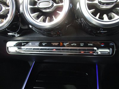 2025 Mercedes-BENZ GLB — миниатюра 39