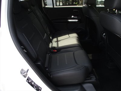 2025 Mercedes-BENZ GLB — миниатюра 14