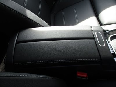 2025 Mercedes-BENZ GLB — миниатюра 44