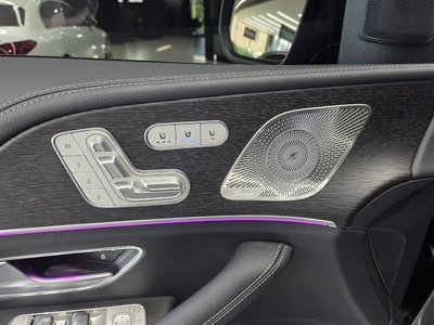 2025 Mercedes-BENZ GLE — миниатюра 17