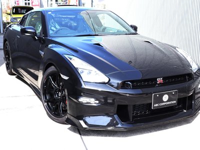 NISSAN GT-R - 1