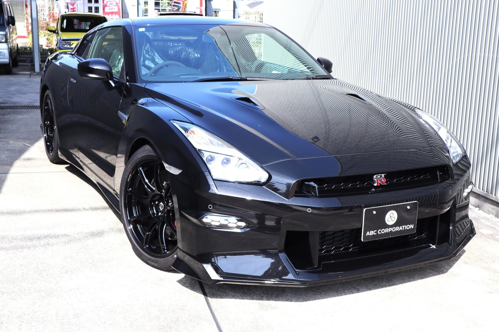 NISSAN GT-R - View 1