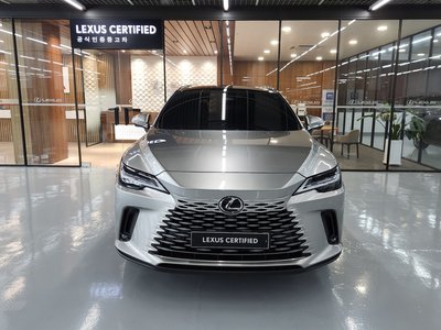 صورة 2 لـ 2025 Lexus RX