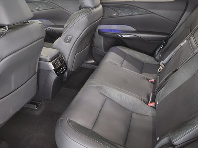 صورة مصغرة 11 لـ 2025 Lexus RX