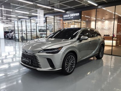صورة 1 لـ 2025 Lexus RX