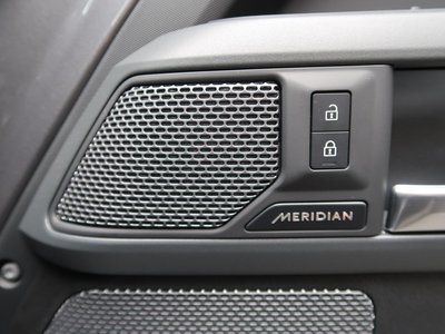 LAND ROVER DEFENDER - 7