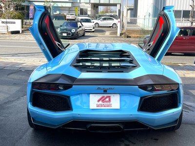 LAMBORGHINI AVENTADOR - 10