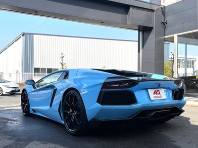 LAMBORGHINI AVENTADOR - 9