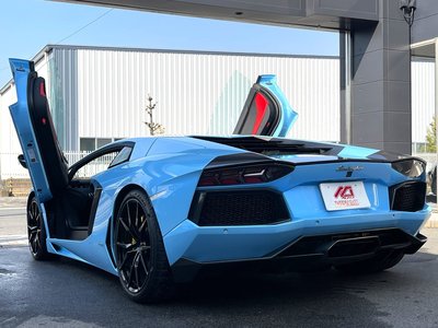 LAMBORGHINI AVENTADOR - 8