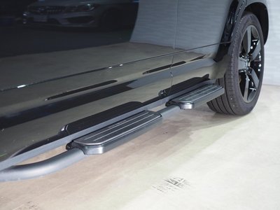 LAND ROVER DEFENDER - 10