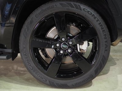 LAND ROVER DEFENDER - 8