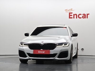 2020 BMW 5 SERIES — фото 2