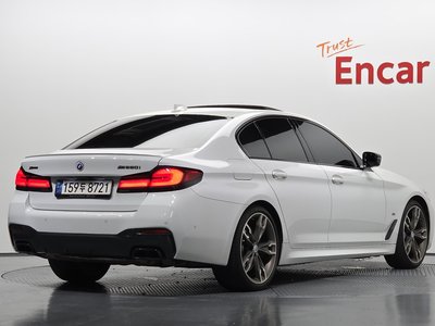 2020 BMW 5 SERIES — фото 4