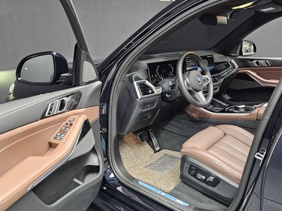 صورة 10 لـ 2025 BMW X5