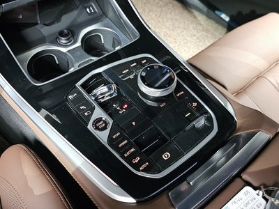 صورة 9 لـ 2025 BMW X5
