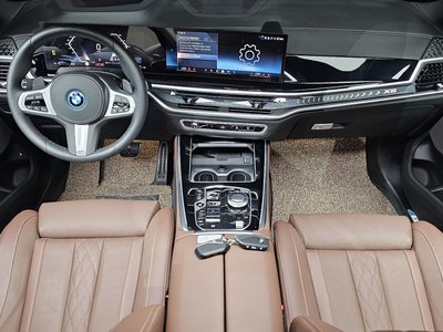 صورة 5 لـ 2025 BMW X5