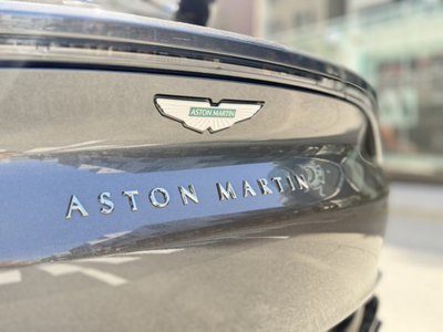 صورة 16 لـ 2025 Aston Martin DBX