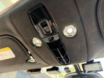صورة مصغرة 37 لـ 2025 Aston Martin DBX
