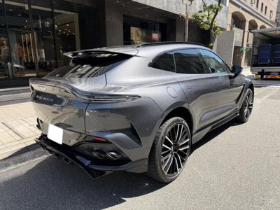 صورة 11 لـ 2025 Aston Martin DBX
